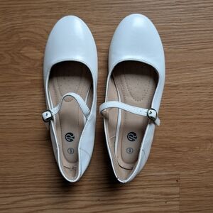Girls White Mary Jane Dress Shoes, Size 6
